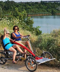 Die 10+ besten Ideen zu Cycling with kids Radfahren mit Stadtfahrrad metallhase Mutter und Kind fahren Vierrad