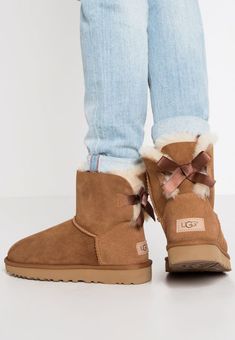 UGG CLASSIC CARDY MINI damska UGG CLASSIC CARDY MINI damska