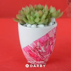 How to make marbled planters with this easy household hack. Tap to shop this! #darbysmart #diy #marbling #hacks #marbled Diy Hanging Shelves, Floating Shelves Diy, Wall Hanging, Hanging Organizer, Mason Jar Diy, Mason Jar Crafts, Cute Crafts, Diy And Crafts, Marbled Planter