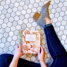 2018-19 Educational Calendar year Day by day Planner: Mounting Floral Dorm graphic relating to Daydesigner named 2018-19 Instructional Calendar year Everyday Planner: Rising Floral Dorm