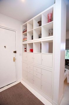 Über 90 Luxus Raumteiler Ideen für kleine Räume Seite 50 Moderne Ideen zur optischen Trennung durch Regal Raumteiler
