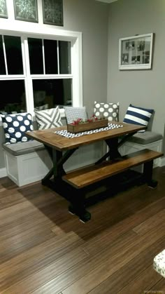 Small Dining Room Furniture, Bench Dining Room Table, Kitchen Nook Table, Kitchen Banquette, Small Kitchen Tables, Kitchen Benches, Dining Nook, Dining Room Small, Dining Room Decor