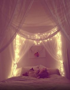 romantische DIY Deko im Schlafzimmer ähnliche tolle Projekte und ... Romantisches himmelbett mit lichterkette
Romantisches himmelbett mit lichterkette
romantische DIY Deko im Schlafzimmer ähnliche tolle Projekte und ...