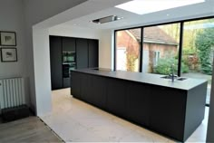 Kitchen Sink Units, Black Kitchen Cabinets, Kitchen Diner, Black Kitchens, New Kitchen, Home Kitchens, Kitchen Black, Modern Kitchen Design, Interior Design Living Room