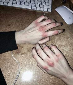 🌙 w i s t e r i a ☀️ Эскизы Руки, Человеческое Тело, We Heart It, Мужское Тело, Части Тела, Мальчики, Мировые Культуры, Руки