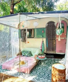 Rv Living, Outdoor Lounge, Living Area, Vintage Camper Remodel, Vintage Campers, Vintage Caravans, Vintage Trailers, Vintage Motorhome