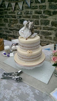 Rustic Wedding Cake With Hessian And Lace Rustic Wedding Cake With Hessian And Lace