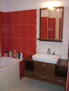 Panel méretű fürdÅszoba design: 4 kicsi fürdÅszoba bemutatása ... Fürdőszoba pad