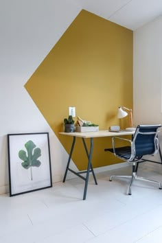 Cuartos juveniles a dos colores. Inspírate en nuestra selección de fotos de habitaciones juveniles. Modern Home Offices, Modern Office Space, Modern Office Design, Modern House, Office Designs, Small Office, Front Office, Modern Home Office Paint, Home Office Paint Ideas