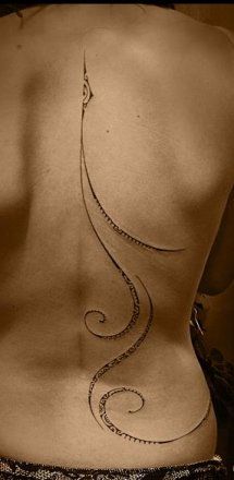 Tatouages Femme Coté Dos