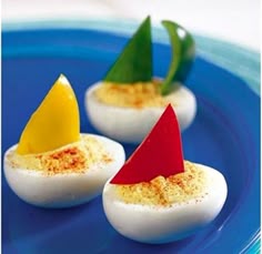 Comidinhas para festa infantil: 50 ideias deliciosas! : ᐅ Mil dicas de mãe Хорошая Еда, Вкусная Еда, Лодочки Из Яиц, Пляжная Еда, Закуски На Вечеринке, Детские Забавы С Едой, Детская Вечеринка, Продукты Для Вечеринки В Стиле Фиеста, Закуски