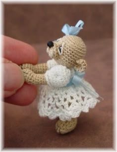 Sweet bear....to be able to crochet like this!!.