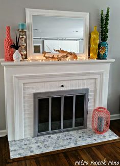 This inspired me to paint my 90s fireplace. It was a easy DIY project. Turned out awesome. - Modern Fireplace | huis | Pinterest | Easy diy projects Modern fi…