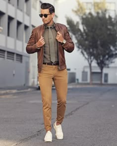 Brown Pants Outfits 18 Examples  The Colours That Go Best