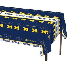 Michigan Wolverine Plates and Napkins for 8 Guests