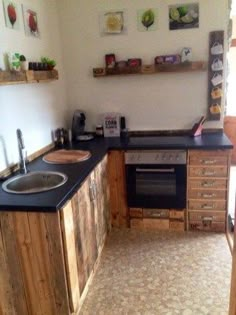 Pallet Interior for Kitchen (72) Interior, Armoire De Cuisine, Kitchen Collection, Furniture Ideas, Cabinet Design