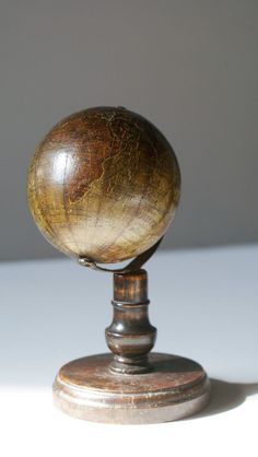 1:12 DollHouse Miniature Decor White Geographic Globe With Golden Stand