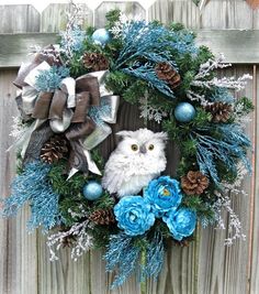WHITE POINSETTIAS Craft Buttons 1ST CLASS POST Flower Winter Christmas Novelty