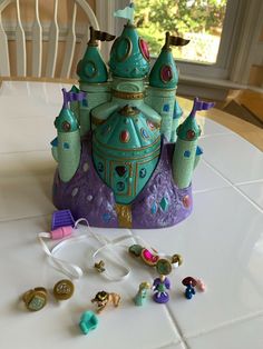 De 20+ beste afbeeldingen van Jaren 90 | jaren 90, jaren 90 Vintage 1995 Trendmaster Starcastle White Tea Party Castle w