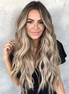 If you are still looking for best ideas of hair colors then we assure you that you've reached at the right place. We've rounded up here the stunning collection of beige bronde hair colors just for you so that you may find easily best options of hair colors for 2018. Blonde Hair, Hair Colours, Balayage, Brown Blonde Hair, Blonde Hair Color, Beige Blonde, Blonde Balayage Highlights, Brunette, Hair Color Balayage