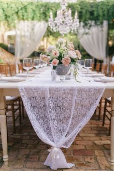 26 Ridiculously Pretty Seriously Creative Wedding Table Runners 28 Vintage Wedding Ideas For Spring Summer Weddings