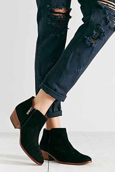 petty suede ankle boot by sam edelman....I have these and LOVE them ... Sam Edelman Petty Suede Ankle Boot - Urban Outfitters