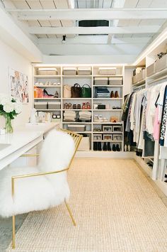 1294 Best Walk In Closets Images On Pinterest 2018 Begehbarer Fab Walk In Closet Vanity Practical Without Being Ludicrously Huge And Oott