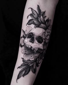 Piercing, Arm Tattoos, Skull Tattoos, Tattoo Designs, Tattoos, Tattoo, Tatto, Chest Tattoo, Arm Tattoo