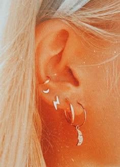 82 Ideas De Piercings Femeninos Piercings Femeninos Piercing Oreja Mujer Piercing Oreja Aro