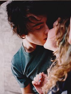 Kissing Kissing