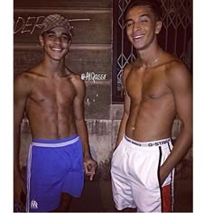 STRAIGHT MEN GAY PLAGE DE CARRY Rencontre gay frejus gay troyes