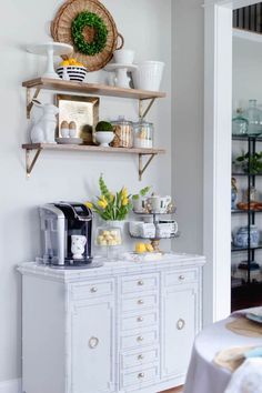 38 Dreamiest Farmhouse Kitchen Decor And Design Ideas To Fuel Your Coffee Bar Decor Inspiration Diy Station In The Kitchen