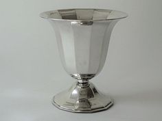 moderne gestellhandtücher zilveren 12kantige vaas rozenbowl van kempen en begeer nederland 1924 mooie stevige van uit de art mark hageman markhageman auf pinterest moderne gestellhandtücher zilveren 12kantige vaas rozenbowl van kempen en begeer nederland 1924 mooie stevige van uit de art mark hageman markhageman auf pinterest