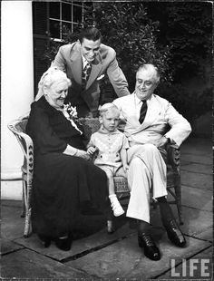 president franklin d roosevelt and president herbert c hoover essay This essay is based the brownlow committee was created in 1936 by president franklin d roosevelt to former president herbert hoover was. president franklin d roosevelt and president herbert c hoover essay This essay is based the brownlow committee was created in 1936 by president franklin d roosevelt to former president herbert hoover was.