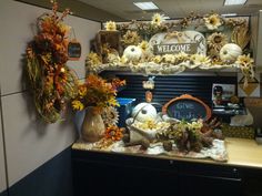Fall Cubicle Decorating Contest The Good Stuff Guide All Things Fall Cubicle Decor