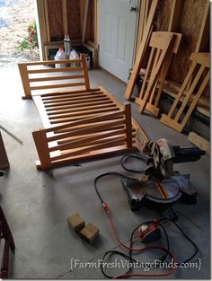 bench crib repurpose project, painted furniture, repurposing upcycling Переделанная Мебель, Мебельные Проекты, Обновление Мебели, Мебель Для Дома, Расписная Мебель, Дома, Изголовья, Поделки, Сады