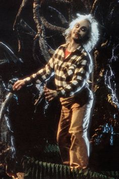 'Beetlejuice' is a great movie for kids & tweens on Halloween!