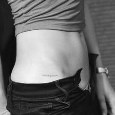 Tatuajes Pequeños En La Cadera Admirablemente Tatuajes Para Mujeres Tatuajes En La Cadera Diseños Tendencias Para Mujeres Y Hombres