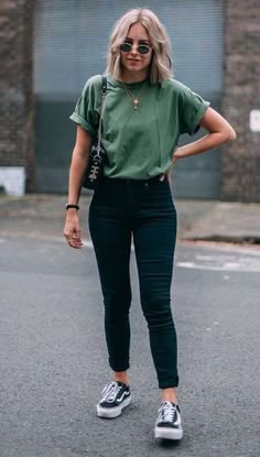 16 meilleures images du tableau vans look | Mode, Tenue et 16 meilleures images du tableau vans look | Mode, Tenue et