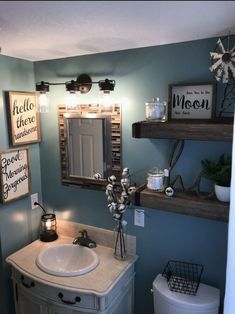 27 Inspirational Bathroom Color Ideas #BenjaminMooreMoonshine #GrayOwlOC52byBenjaminMoore #GrayOwlBenjaminMoore Farmhouse Bathroom Decor, Farmhouse Bathroom Remodel, Bathroom Redo