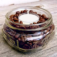 Wake up and smell the coffee: Make a java-scented candle with this super-easy how-to. #crafts #diy Coffee Bean Candle Holder, Diy Coffee Scented Candle, Coffee Candle, Candle Holders, Homemade Candles, Diy Candles, Homemade Gifts, House Candles, Pot Pourri