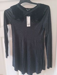 LADIES BLACK COTTON LONG SLEEVE TOP WITH FEMINIST PRINT SIZES 8 TO 12 BNWT