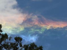 15 weird natural phenomena pics cirrus cloud ice crystals and in the middle latitudes during the summer cirrus clouds are composed of which form of water