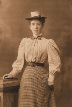 Dickens Victorian Style US Women/'s Size 14 Wild West Edwardian 1900s 4-Piece Set
