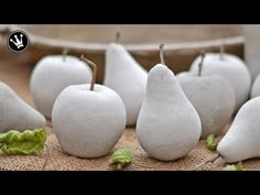 DIY - Herbstdeko selbermachen | Früchte aus Beton | Gießform aus Silikon herstellen | How to - YouTube Basteln, Diy And Crafts, Giessen