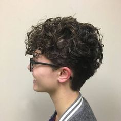 494 Best Wedge Hairstyles Curly Images In 2018 50 S Hairstyle Haircuts For Curly Haircurly Hair Tipshairstyles