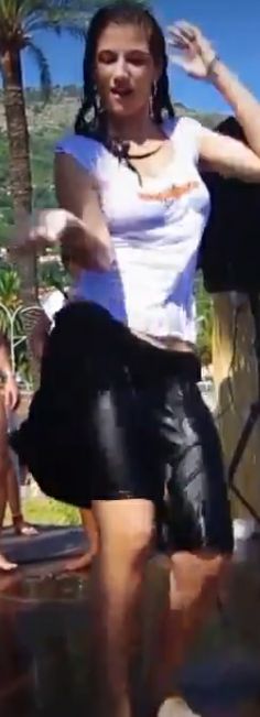 BLONDE MAIGRE GROS SEINS Clignotantes ass tits seins adolescent