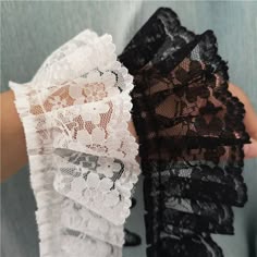 Deep Off White Lace Edging X1 Card