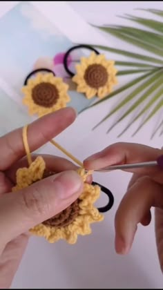 Crochet Patterns, Crochet, Amigurumi Patterns, Crochet Flowers, Crochet Bag, Crochet Techniques, Crochet Videos, Crochet Leaves, Crochet Designs