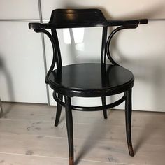 De 33 bedste billeder fra Spisebord og stole | Spisebord Ygg og Lyng barstole (med billeder) | Barstole, Møbler, Lyng